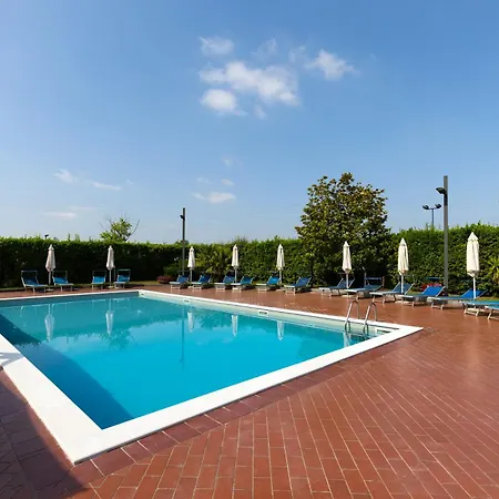 Novotel Sud קאסרטה