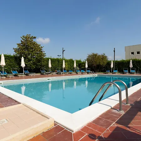 Hotel Novotel Sud 4*