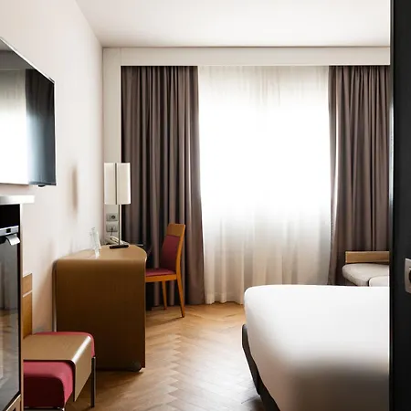 Novotel Sud Hotel 4*