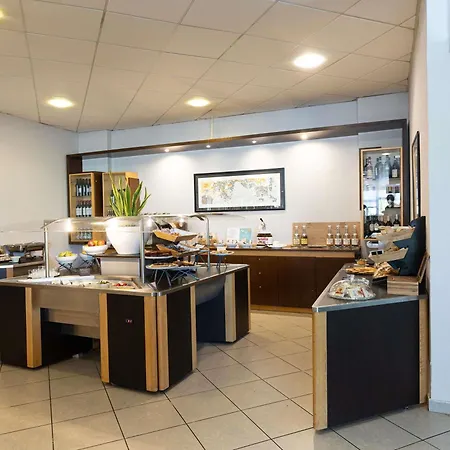 Novotel Sud מלון 4*