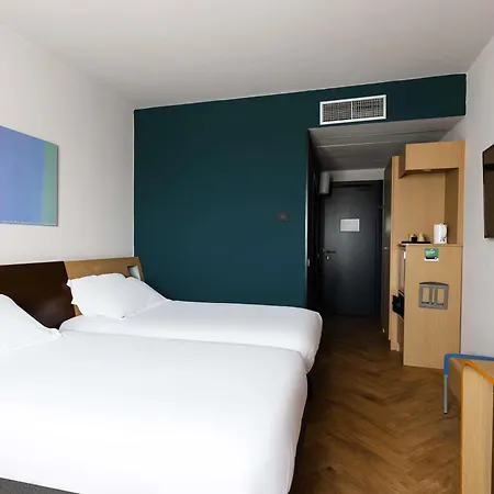 Novotel Sud מלון קאסרטה