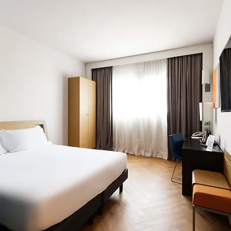 מלון Novotel Sud 4*