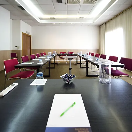 Novotel Sud מלון קאסרטה