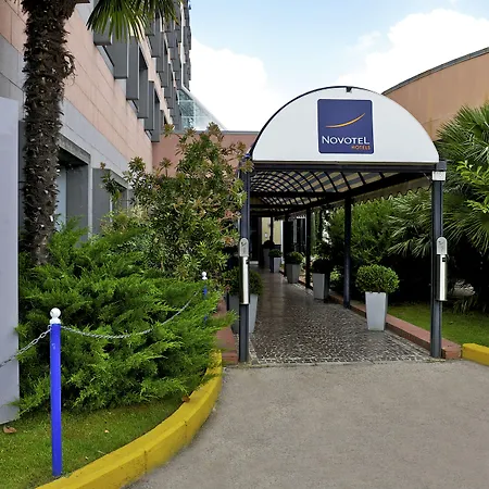 Novotel Sud 4* קאסרטה